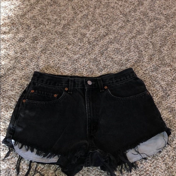 Urban Outfitters Levi’s Relaxed Fit Shorts - Picture 3 of 7